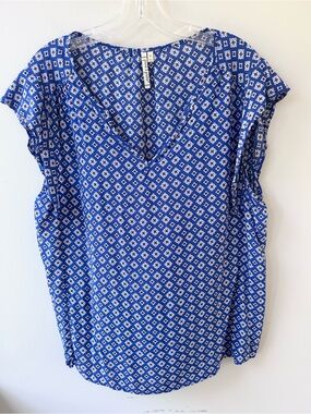 Grand & Greene rayon blue printed short sleeved blouse